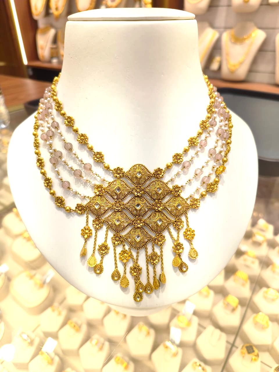 Neckpiece