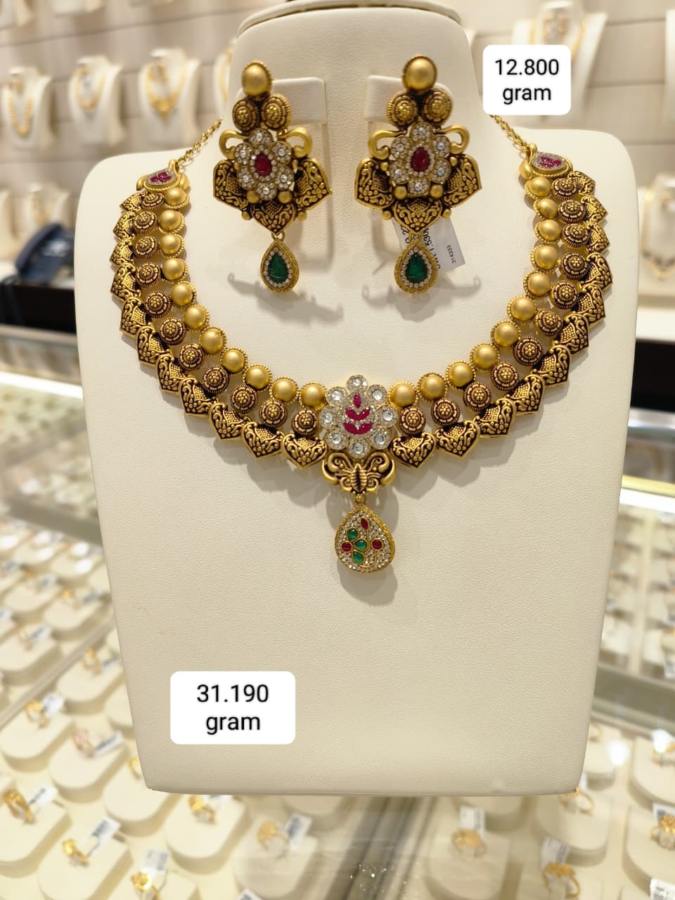 Neckpiece