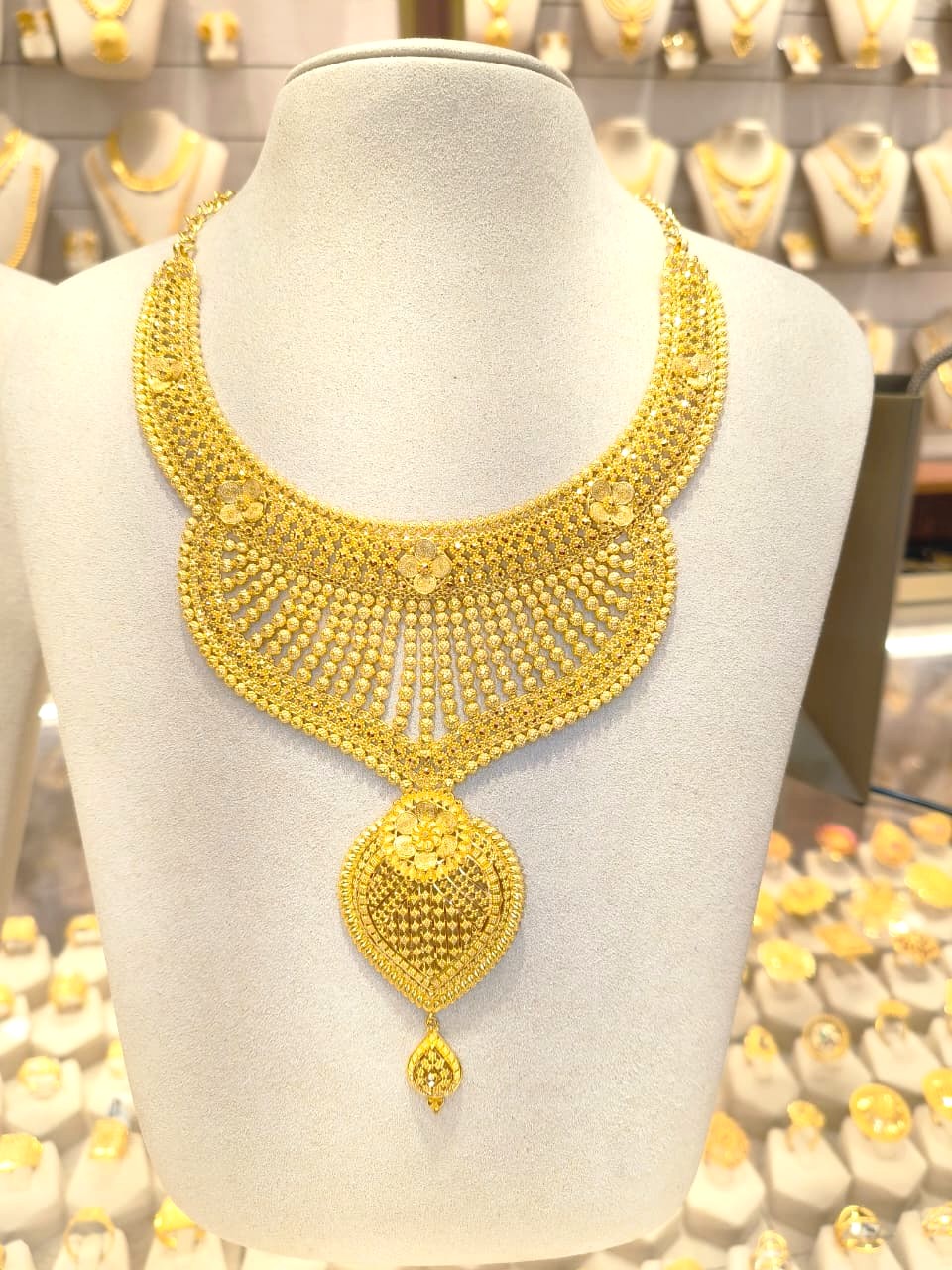 Neckpiece