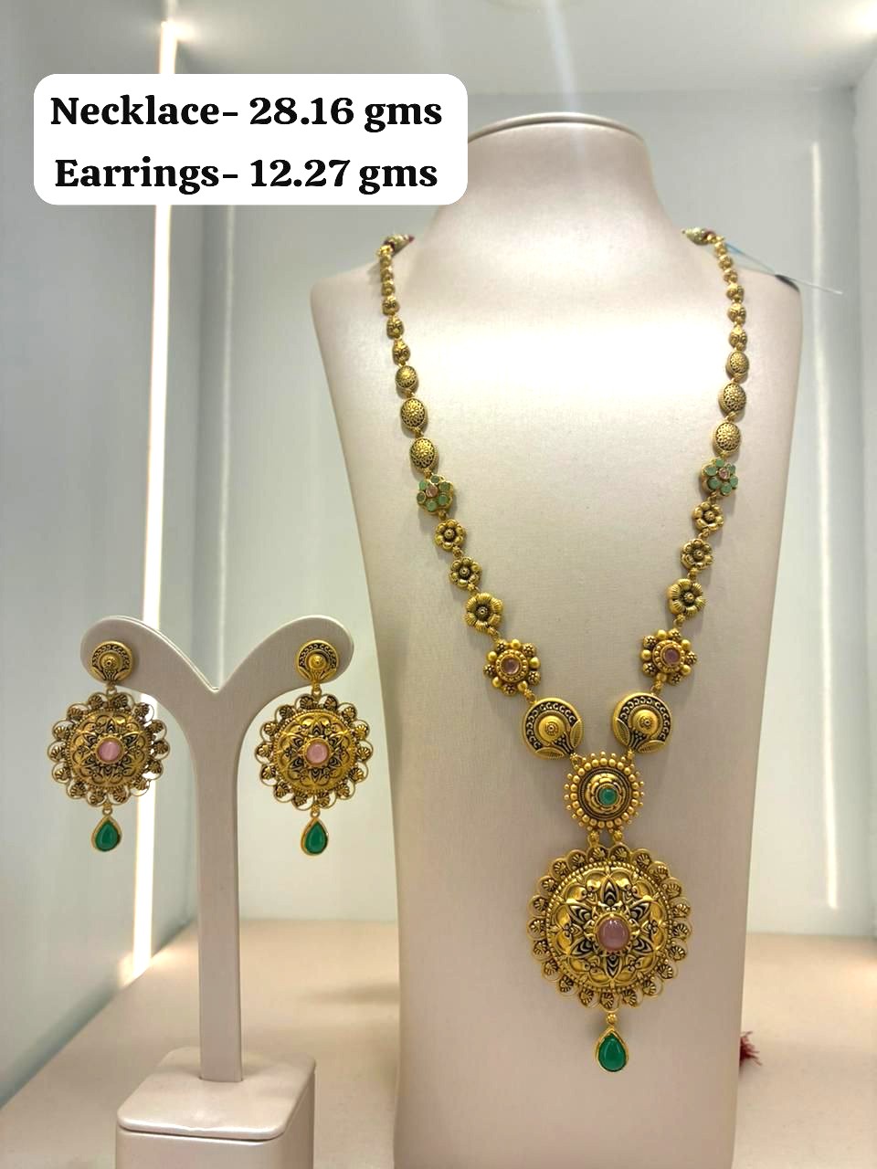 Necklace set