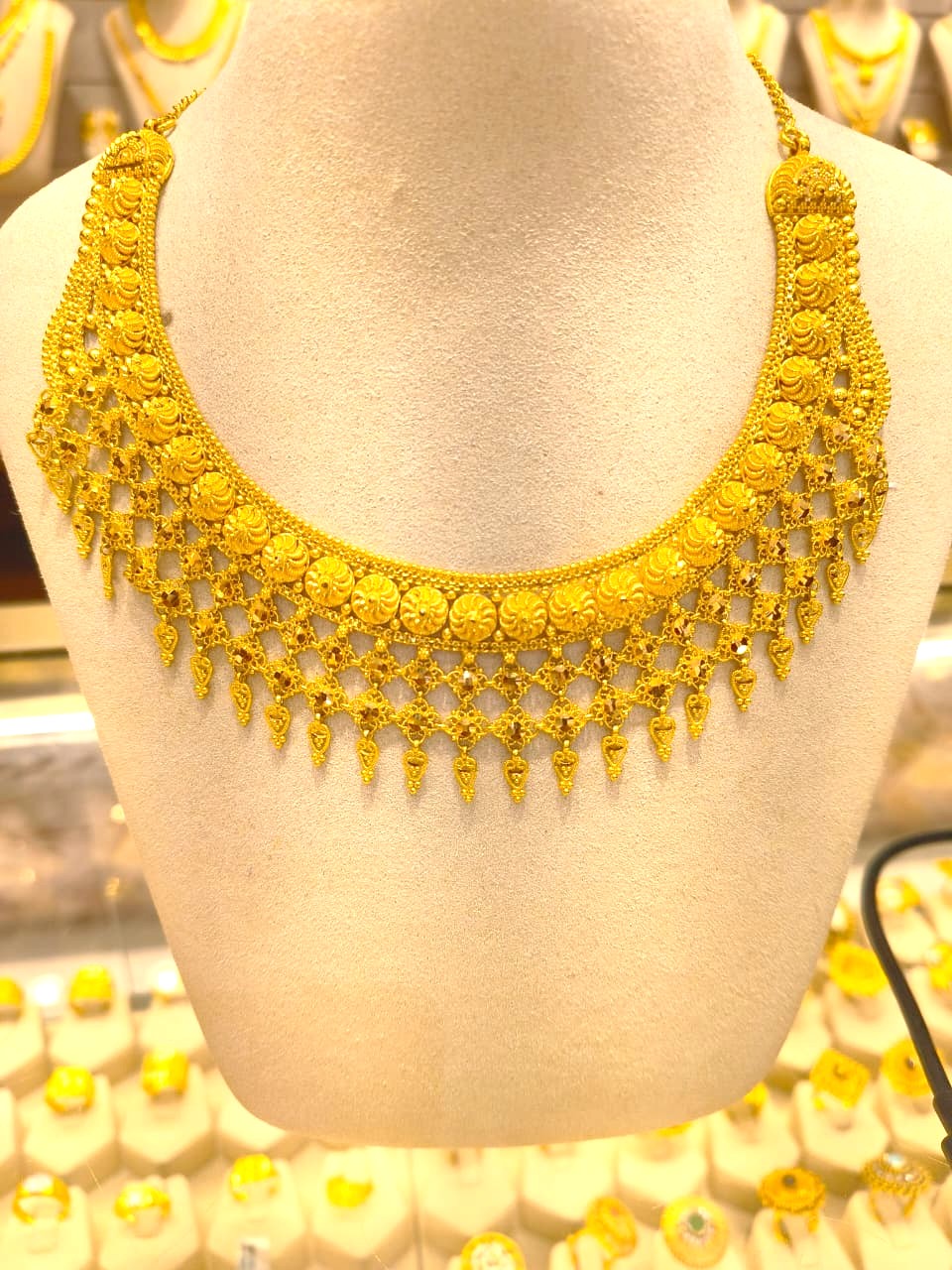 Neckpiece