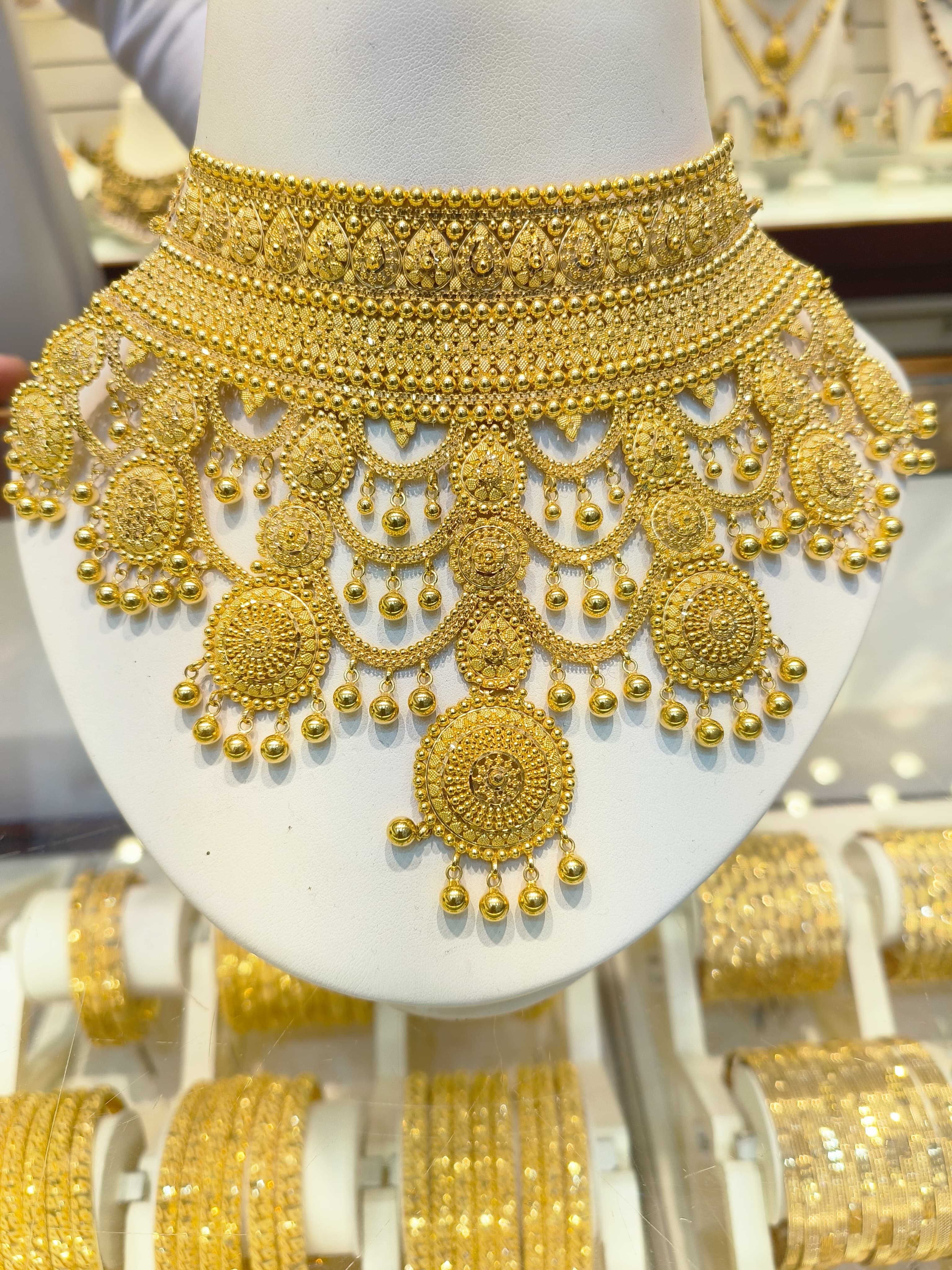 Neckpiece