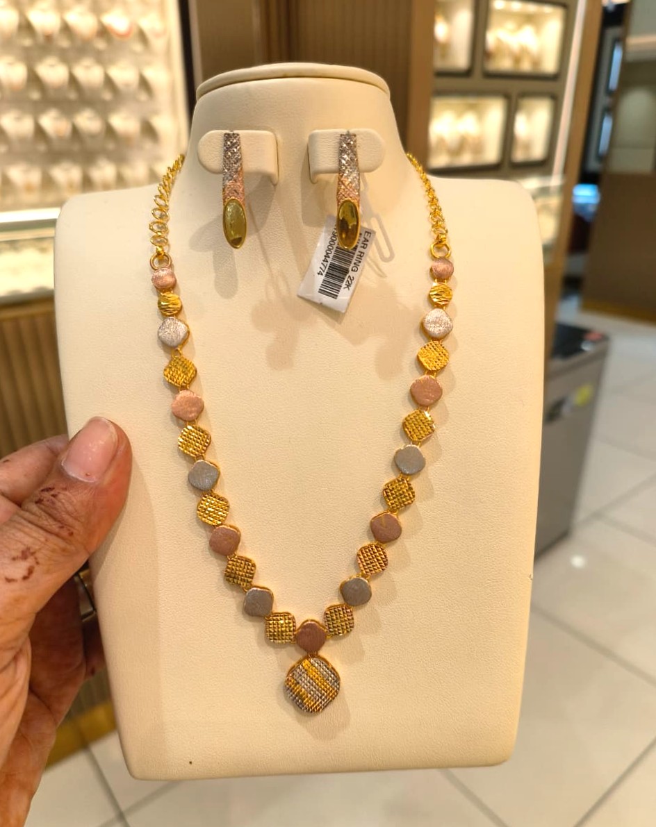 Necklace set